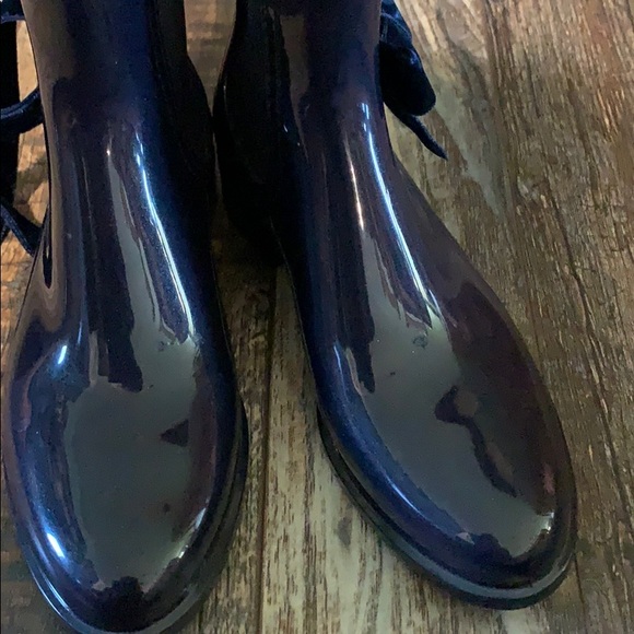 Boots - Picture 5 of 8